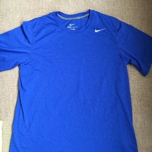 Men’s Nike dry fit running shirt size medium